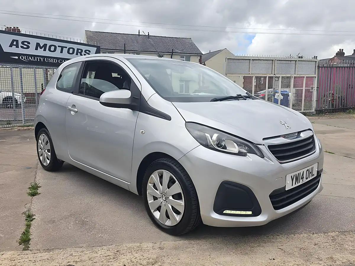 Used 2014 Peugeot 108 Active Silver - Front View