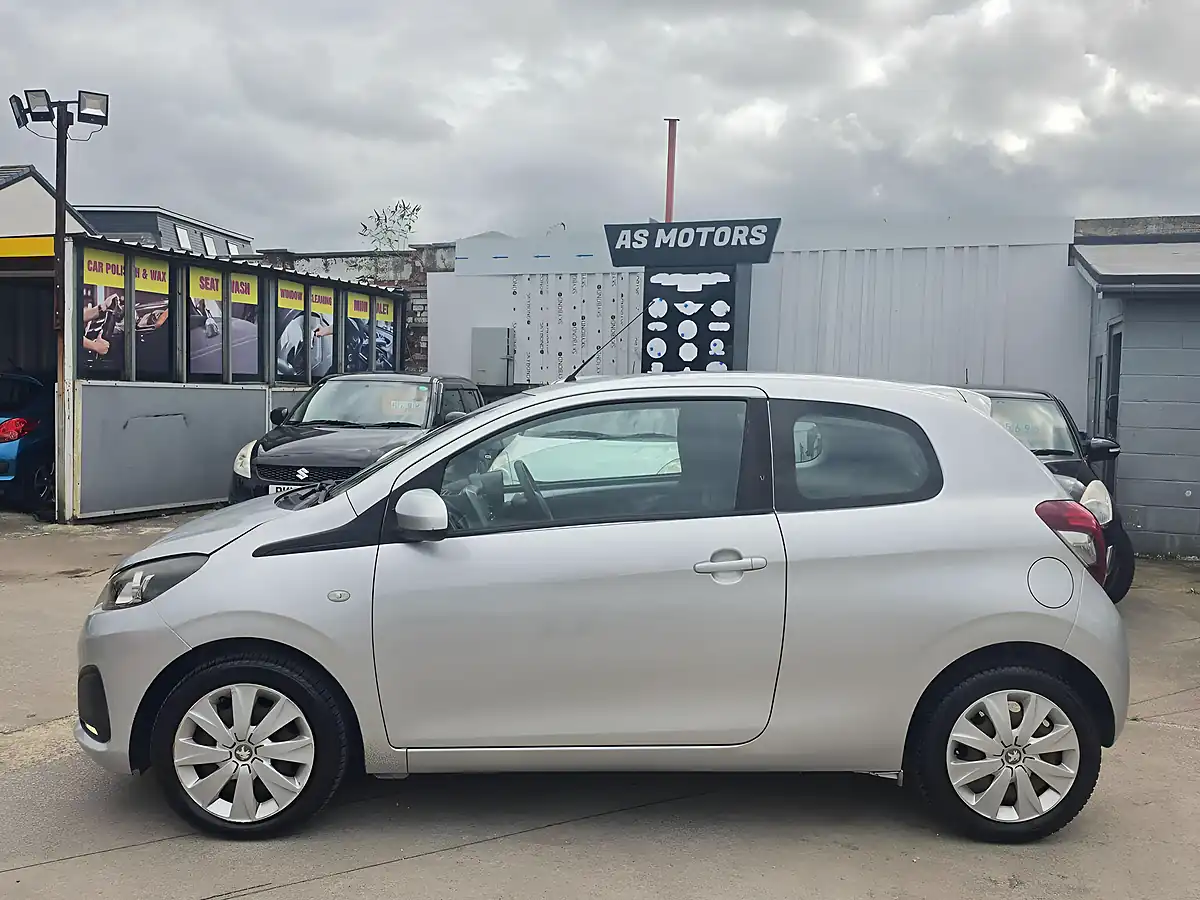 Used 2014 Peugeot 108 Active Silver - Interior and Exterior details 4
