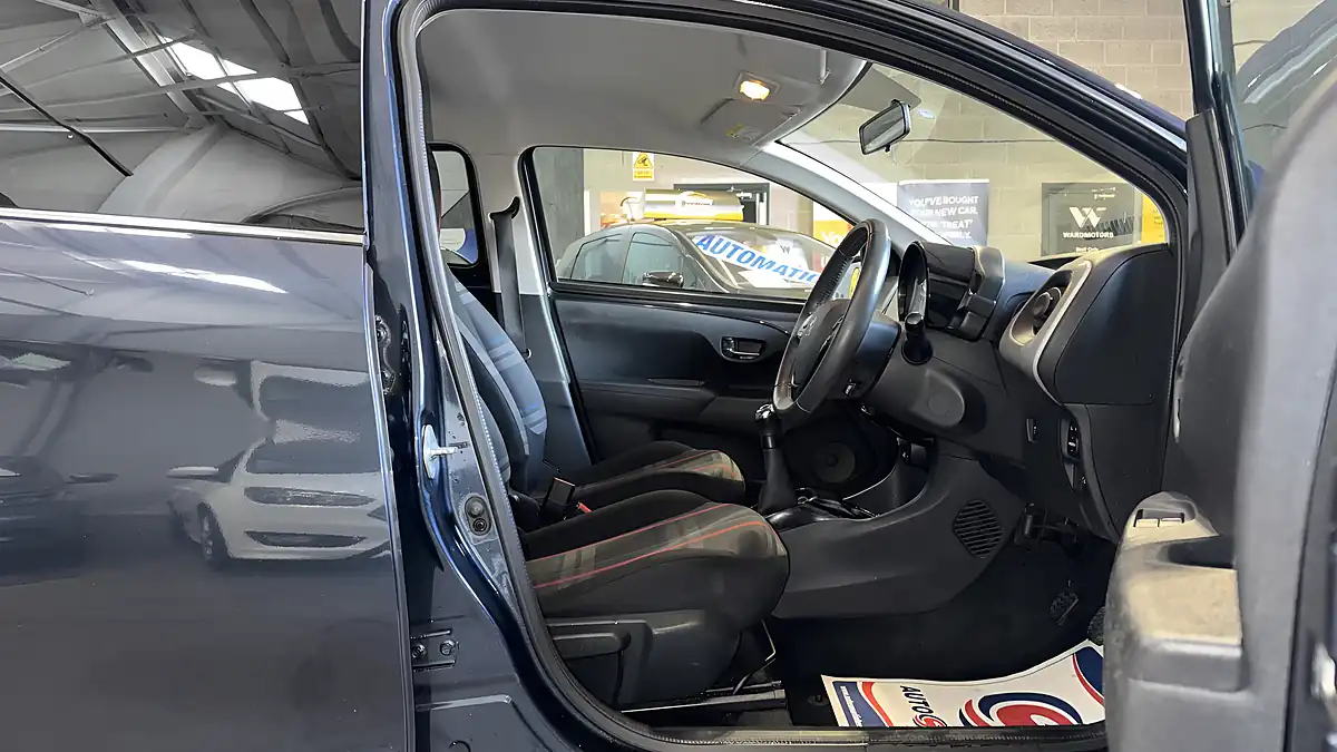 Used 2014 Peugeot 108 Allure Blue Blue - Interior and Exterior details 10