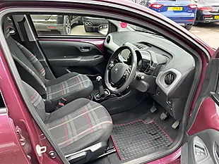 Used 2014 Peugeot 108 Allure Purple - Interior and Exterior details 9