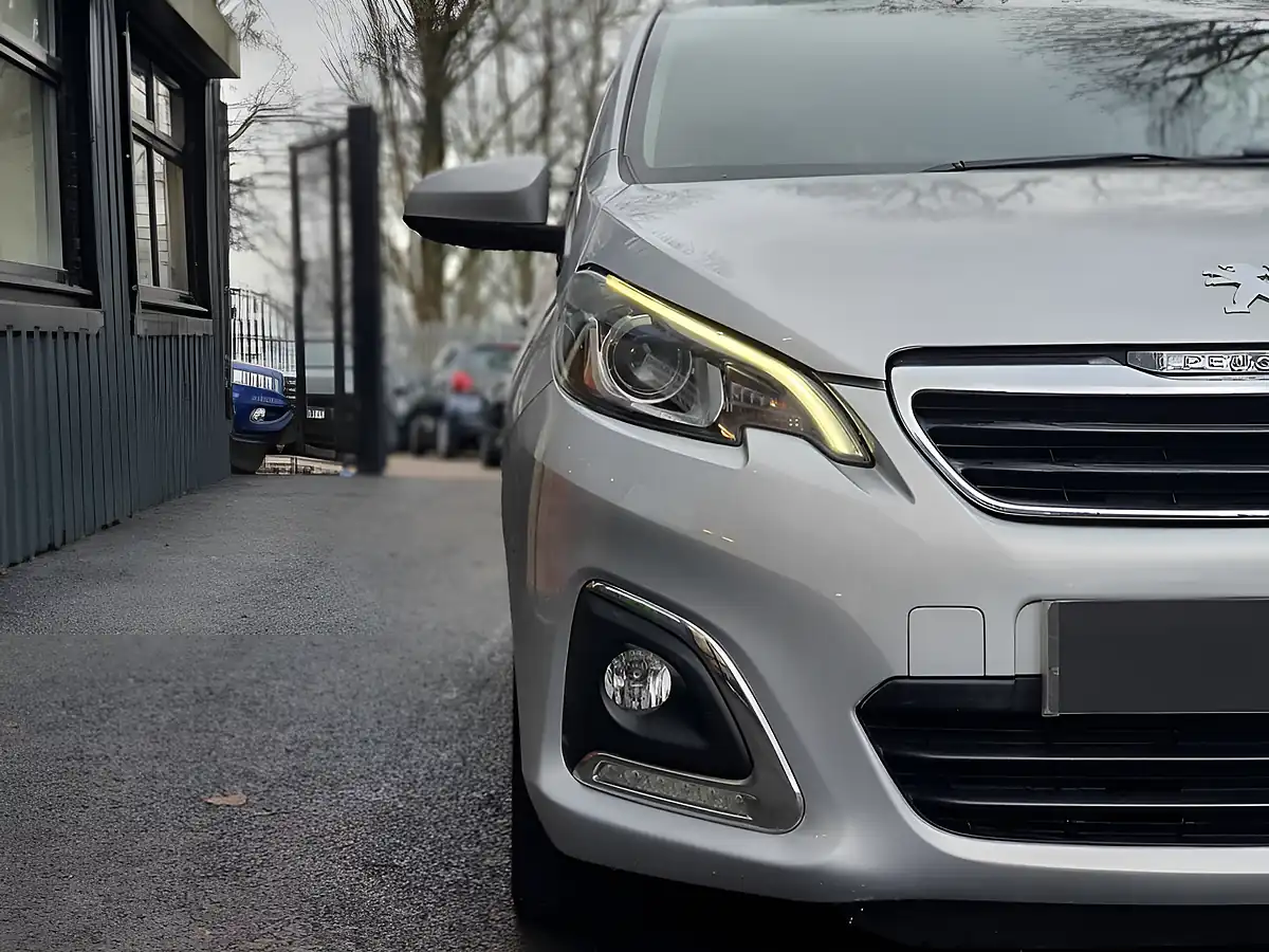 Used 2014 Peugeot 108 Allure Silver - Interior and Exterior details 10