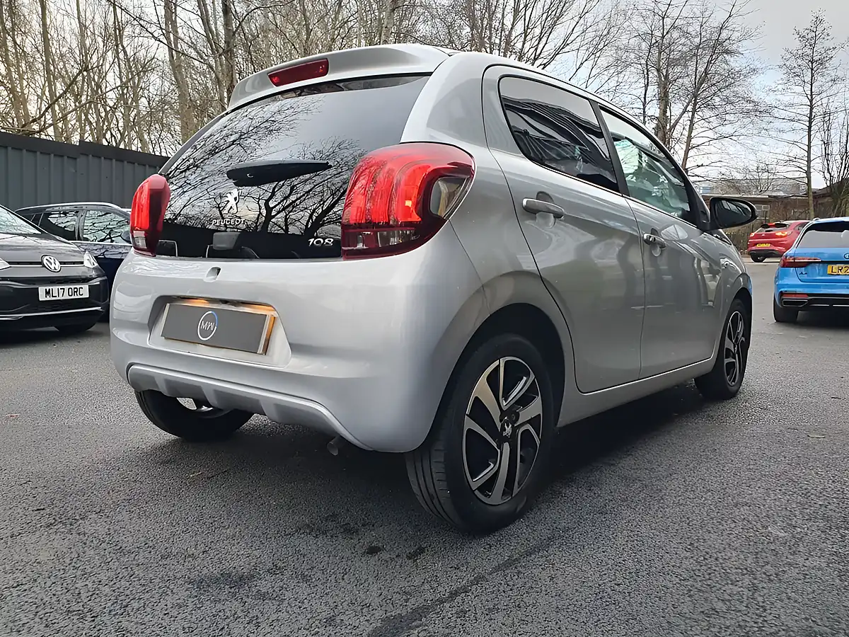Used 2014 Peugeot 108 Allure Silver - Interior and Exterior details 5