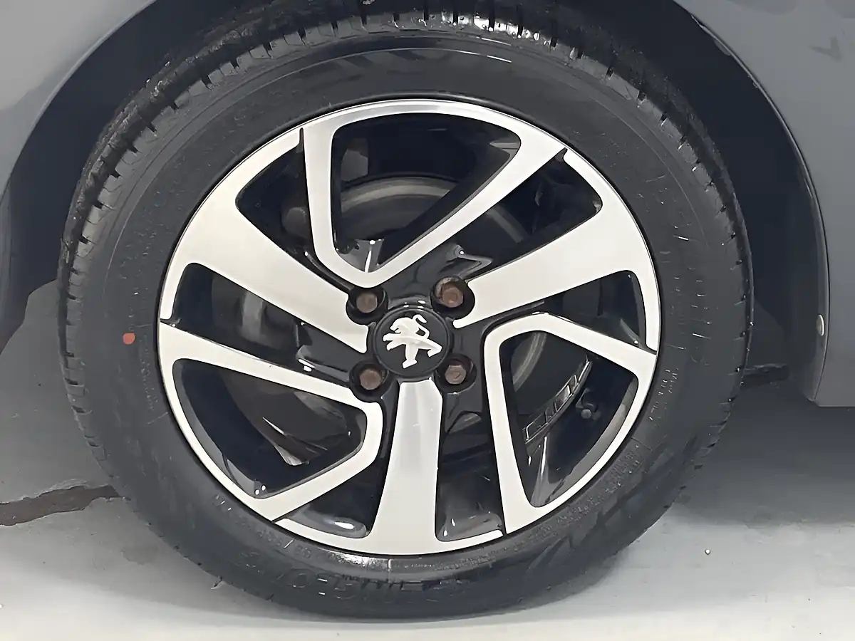 Used 2014 Peugeot 108 Feline Carbon Grey - Interior and Exterior details 12
