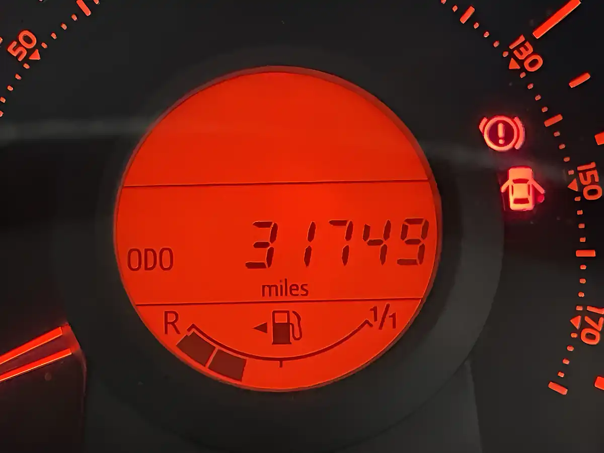 Used 2014 Peugeot 108 Feline Carbon Grey - Interior and Exterior details 19