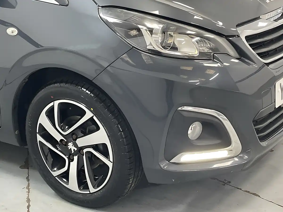 Used 2014 Peugeot 108 Feline Carbon Grey - Interior and Exterior details 4