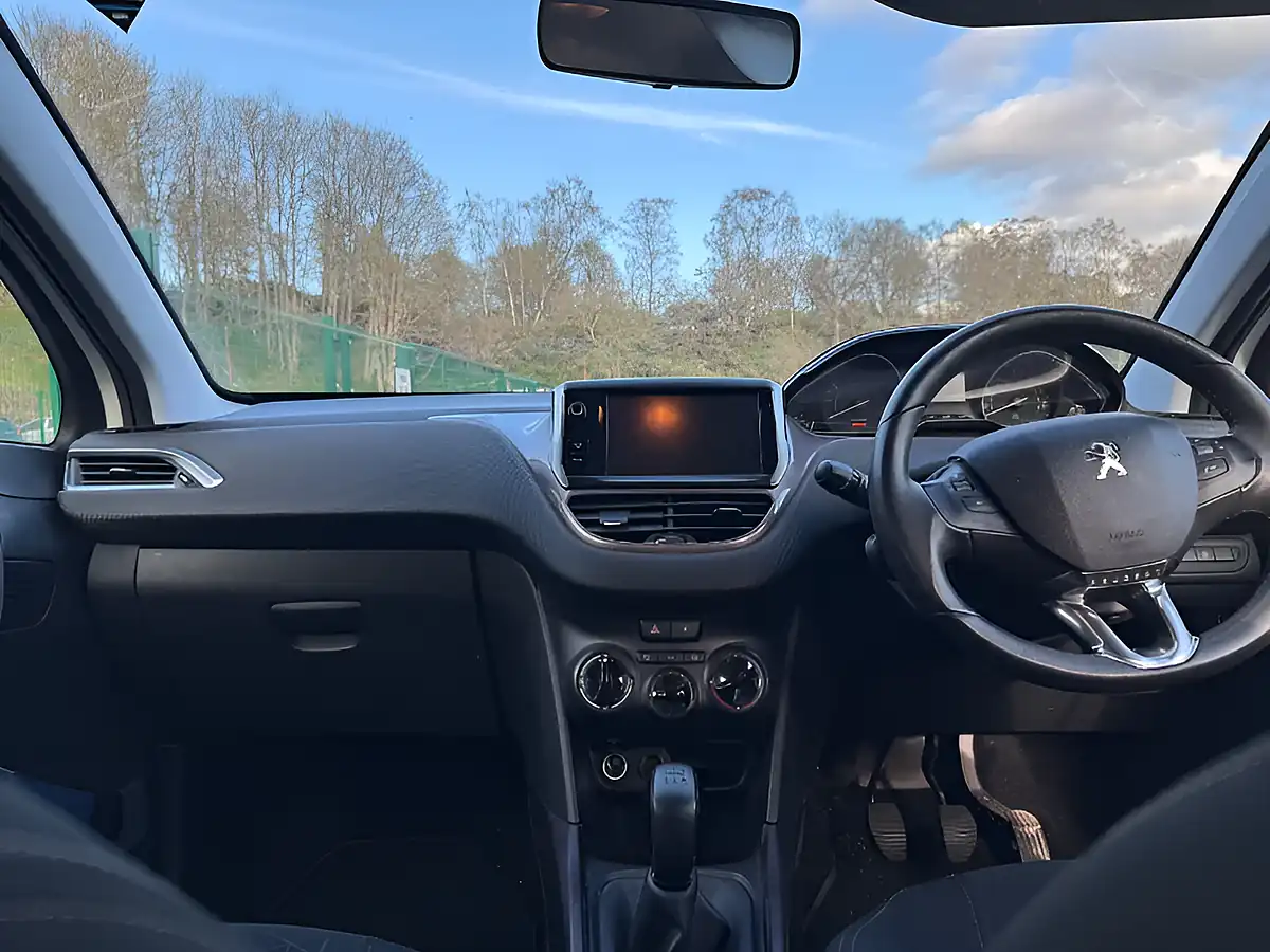 Used 2014 Peugeot 2008 Active White - Interior and Exterior details 10