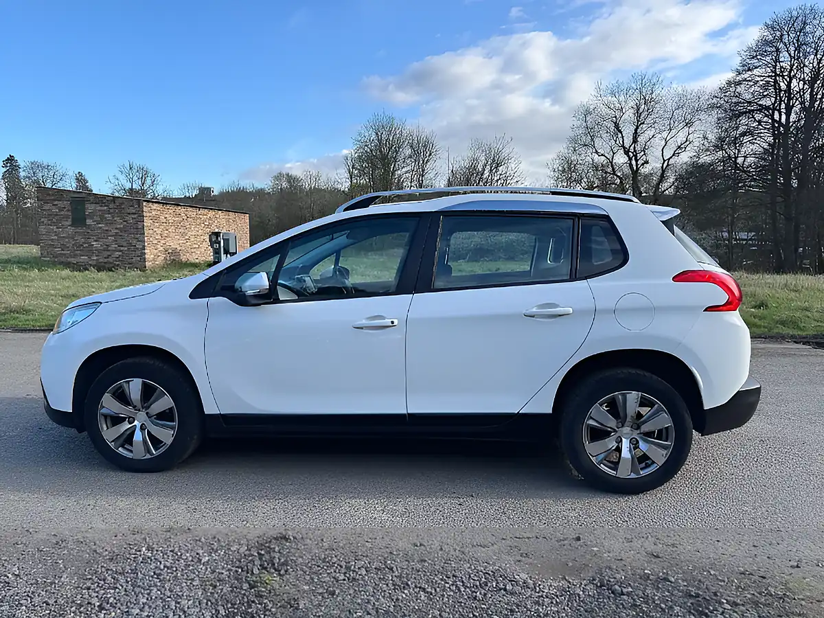 Used 2014 Peugeot 2008 Active White - Interior and Exterior details 5