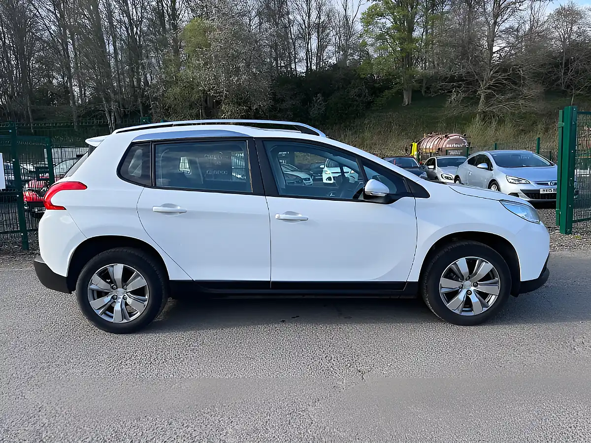 Used 2014 Peugeot 2008 Active White - Interior and Exterior details 9