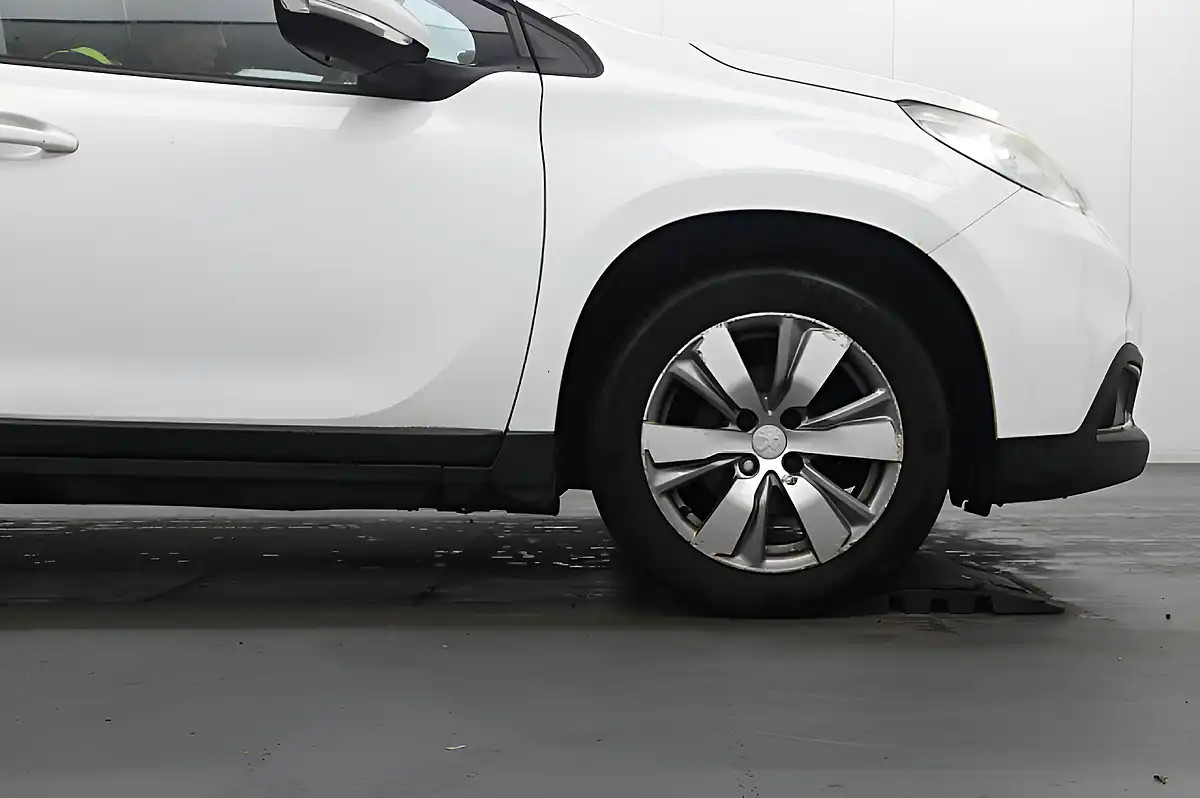 Used 2014 Peugeot 2008 Active White - Interior and Exterior details 13