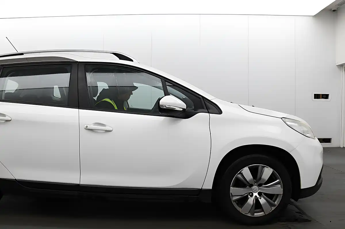 Used 2014 Peugeot 2008 Active White - Interior and Exterior details 14