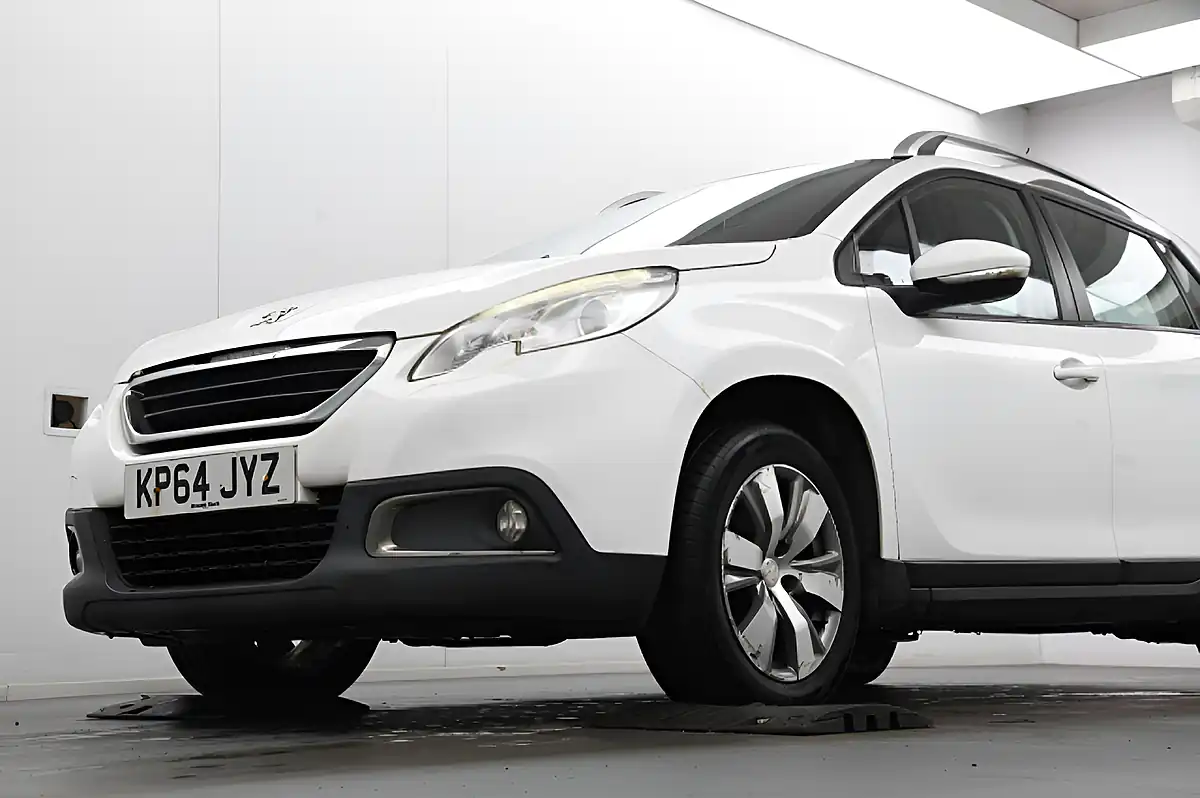 Used 2014 Peugeot 2008 Active White - Interior and Exterior details 6