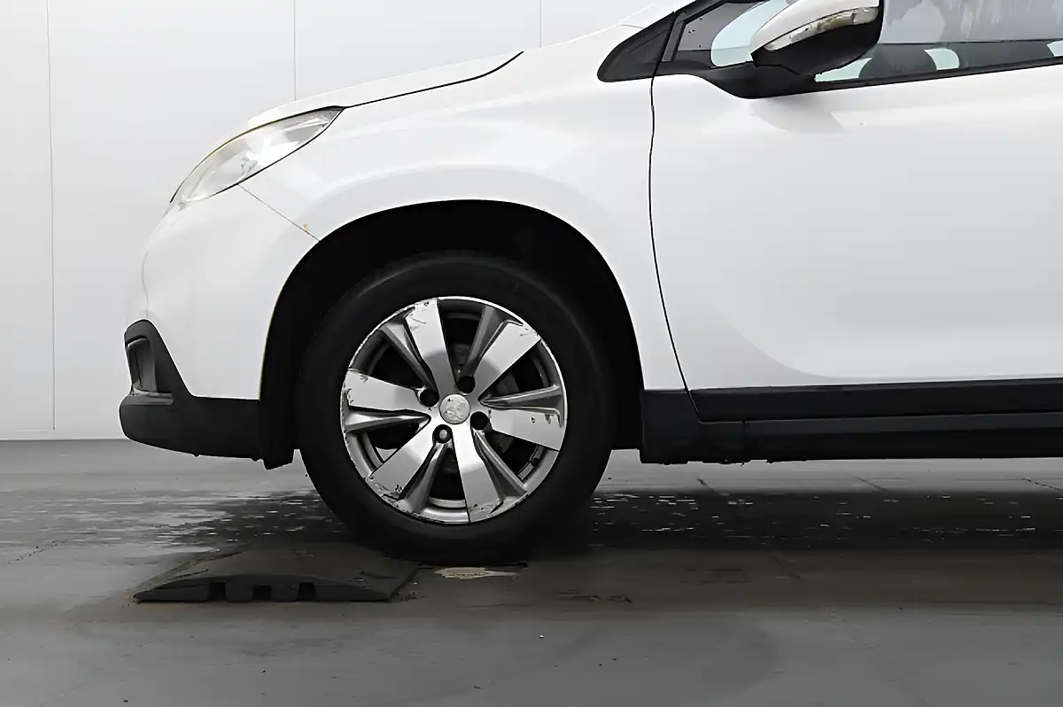 Used 2014 Peugeot 2008 Active White - Interior and Exterior details 9
