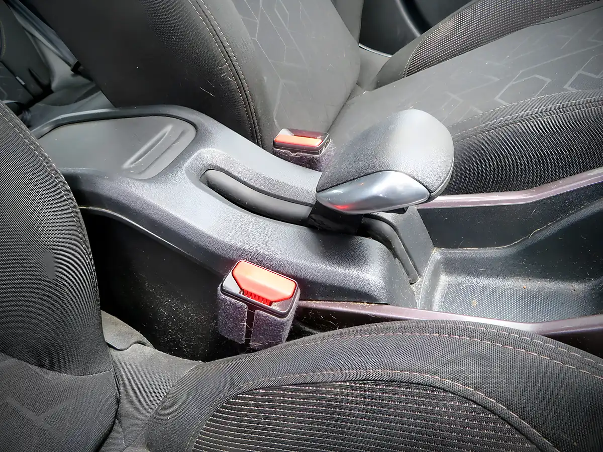 Used 2014 Peugeot 2008 Active White - Interior and Exterior details 12