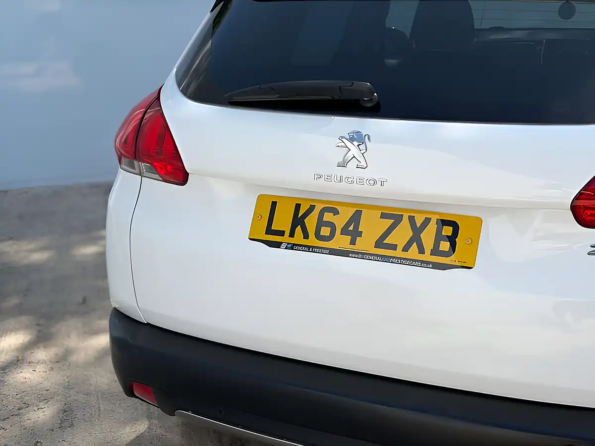 Used 2014 Peugeot 2008 Allure Bianca White - Interior and Exterior details 14