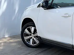 Used 2014 Peugeot 2008 Allure Bianca White - Interior and Exterior details 17
