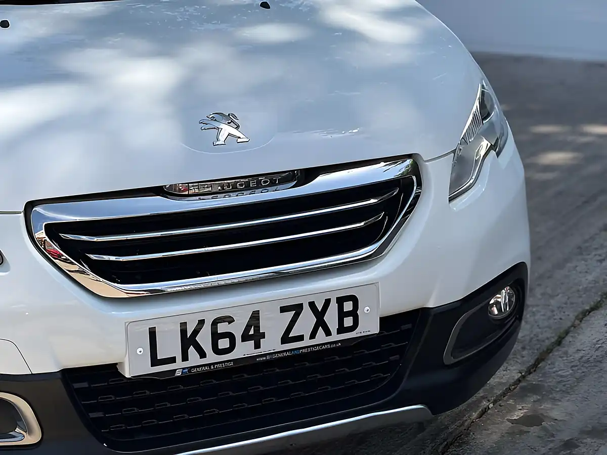 Used 2014 Peugeot 2008 Allure Bianca White - Interior and Exterior details 9