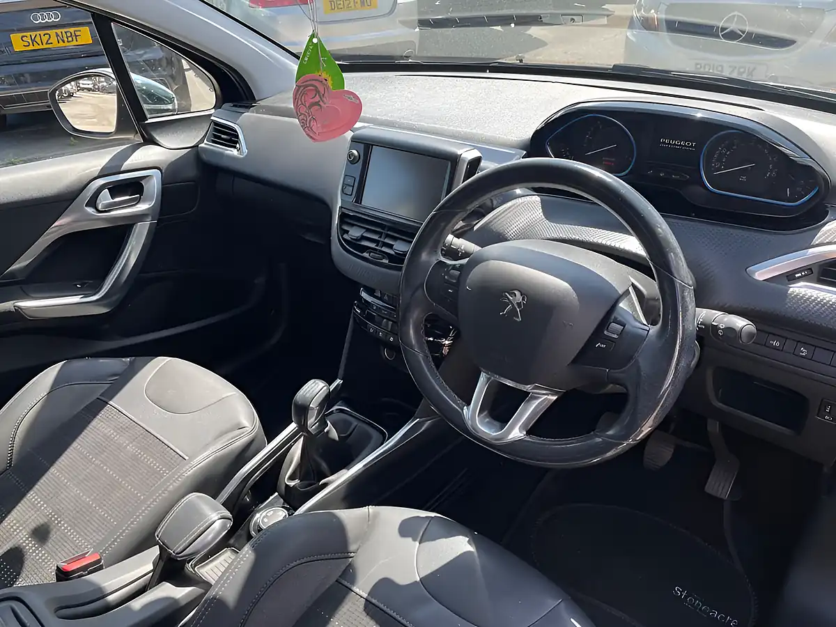 Used 2014 Peugeot 2008 Allure Blue - Interior and Exterior details 15