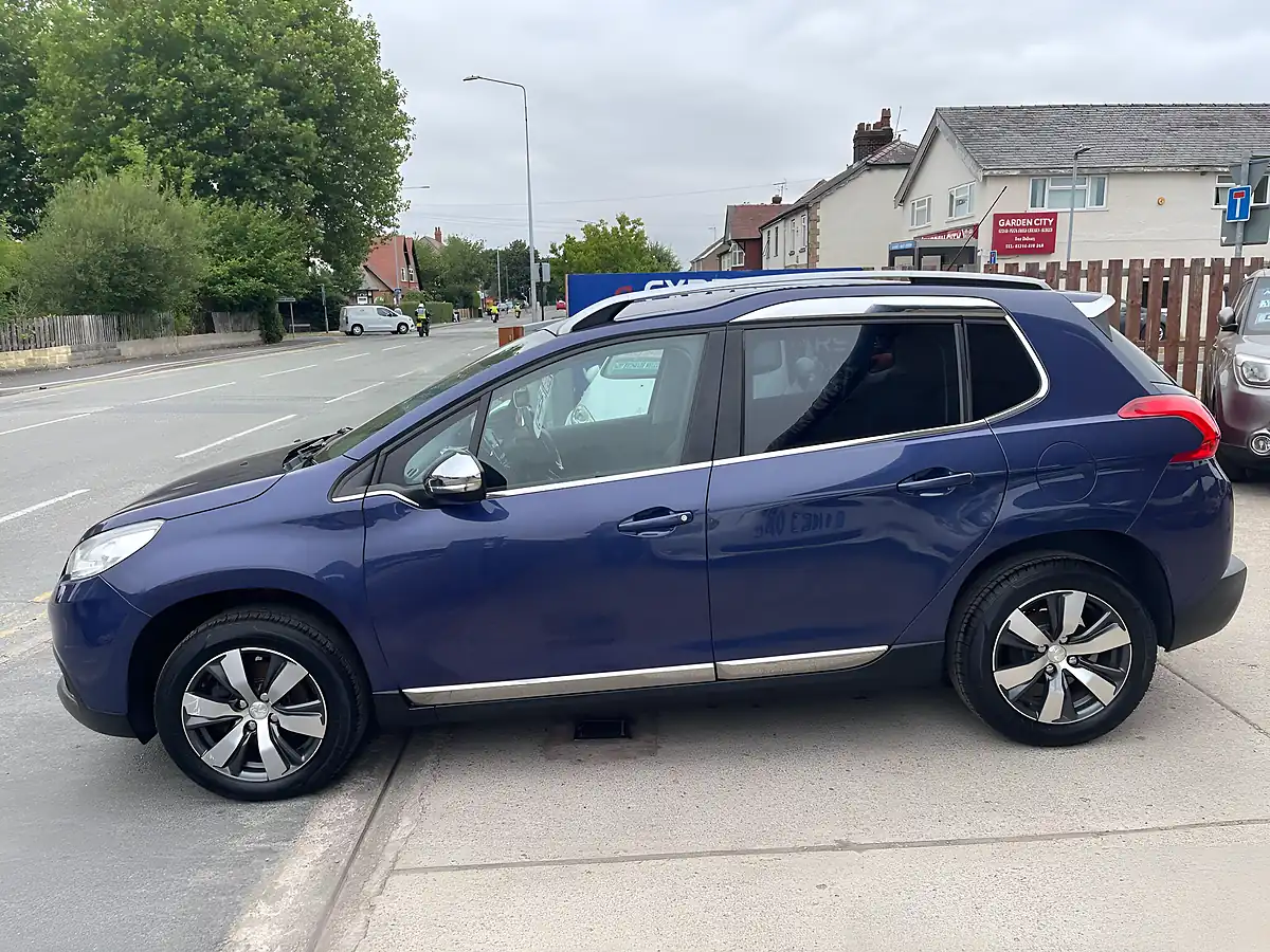 Used 2014 Peugeot 2008 Allure Blue - Interior and Exterior details 6