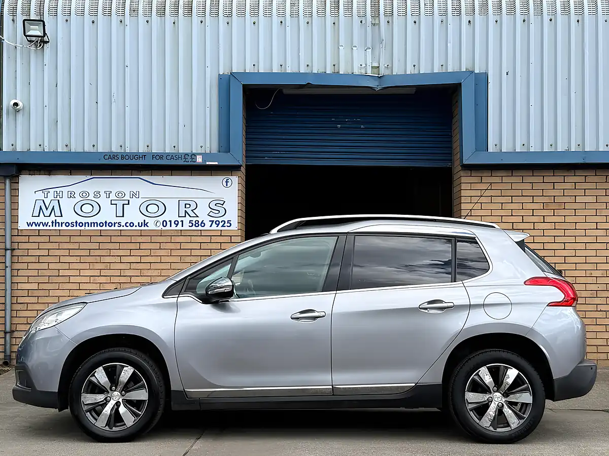 Used 2014 Peugeot 2008 Allure Grey - Interior and Exterior details 5