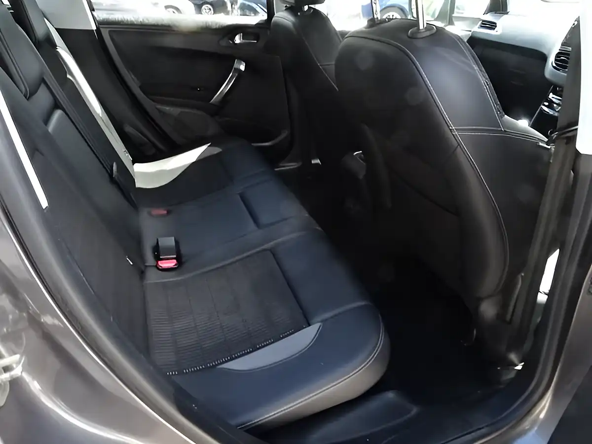 Used 2014 Peugeot 2008 Allure Grey - Interior and Exterior details 11
