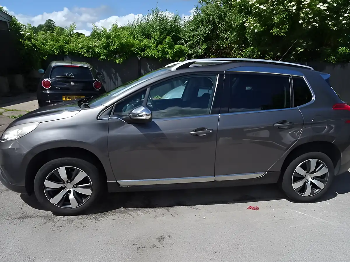 Used 2014 Peugeot 2008 Allure Grey - Interior and Exterior details 5