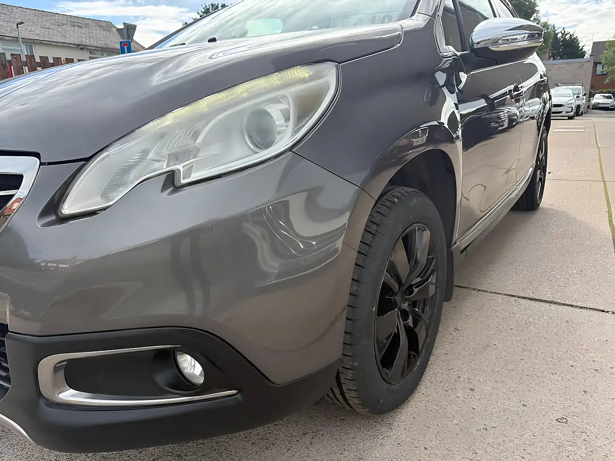 Used 2014 Peugeot 2008 Allure Grey - Interior and Exterior details 11