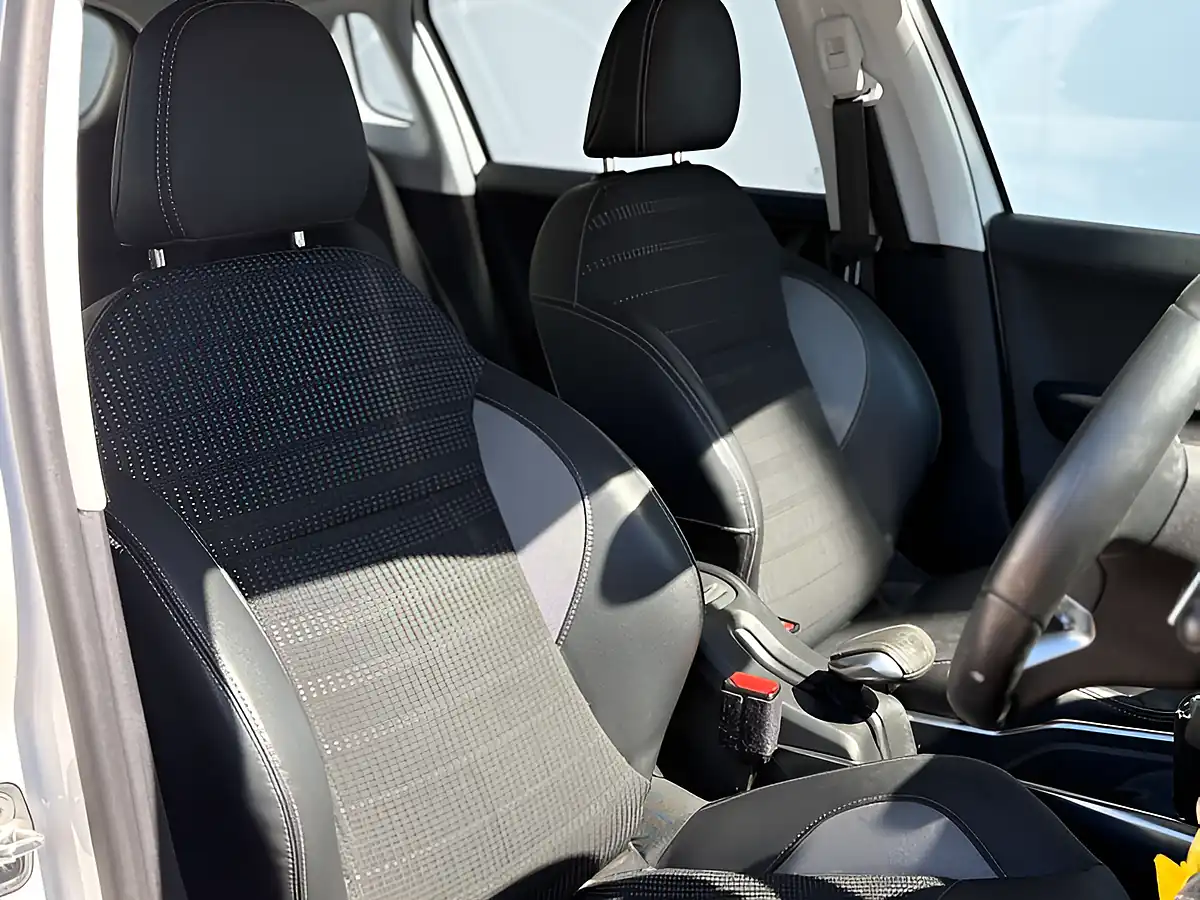 Used 2014 Peugeot 2008 Allure Pearlescent White - Interior and Exterior details 10