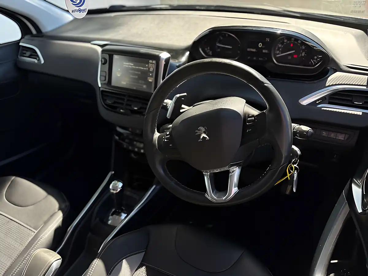 Used 2014 Peugeot 2008 Allure Pearlescent White - Interior and Exterior details 11
