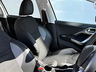 Used 2014 Peugeot 2008 Allure Pearlescent White - Interior and Exterior details 12