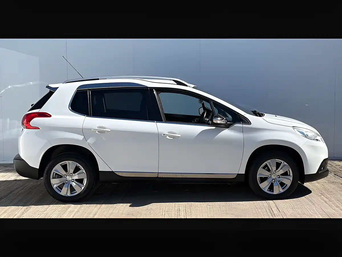 Used 2014 Peugeot 2008 Allure Pearlescent White - Interior and Exterior details 6