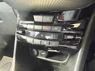 Used 2014 Peugeot 2008 Allure White - Interior and Exterior details 15