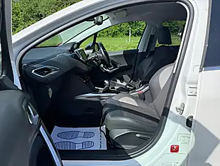 Used 2014 Peugeot 2008 Allure White - Interior and Exterior details 6