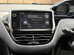 Used 2014 Peugeot 2008 Allure White - Interior and Exterior details 15