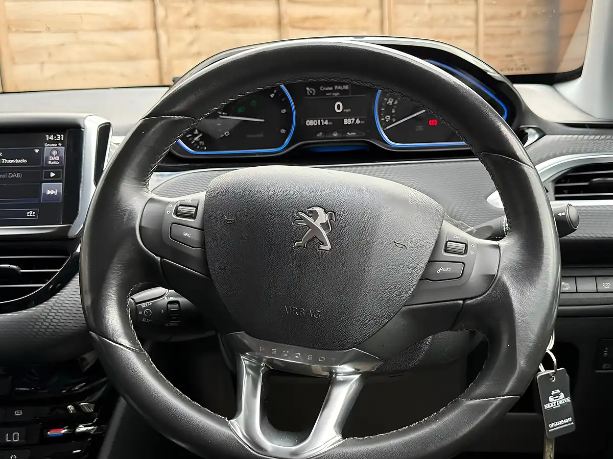 Used 2014 Peugeot 2008 Allure White - Interior and Exterior details 16