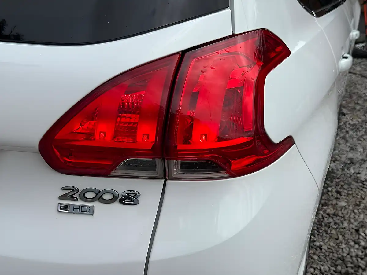 Used 2014 Peugeot 2008 Allure White - Interior and Exterior details 17
