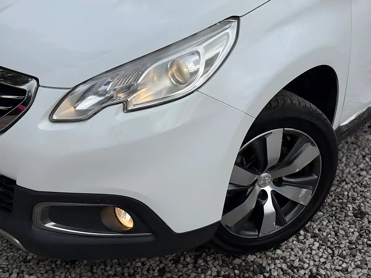 Used 2014 Peugeot 2008 Allure White - Interior and Exterior details 18
