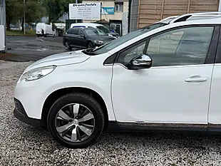 Used 2014 Peugeot 2008 Allure White - Interior and Exterior details 8