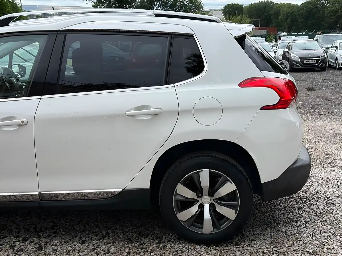 Used 2014 Peugeot 2008 Allure White - Interior and Exterior details 9