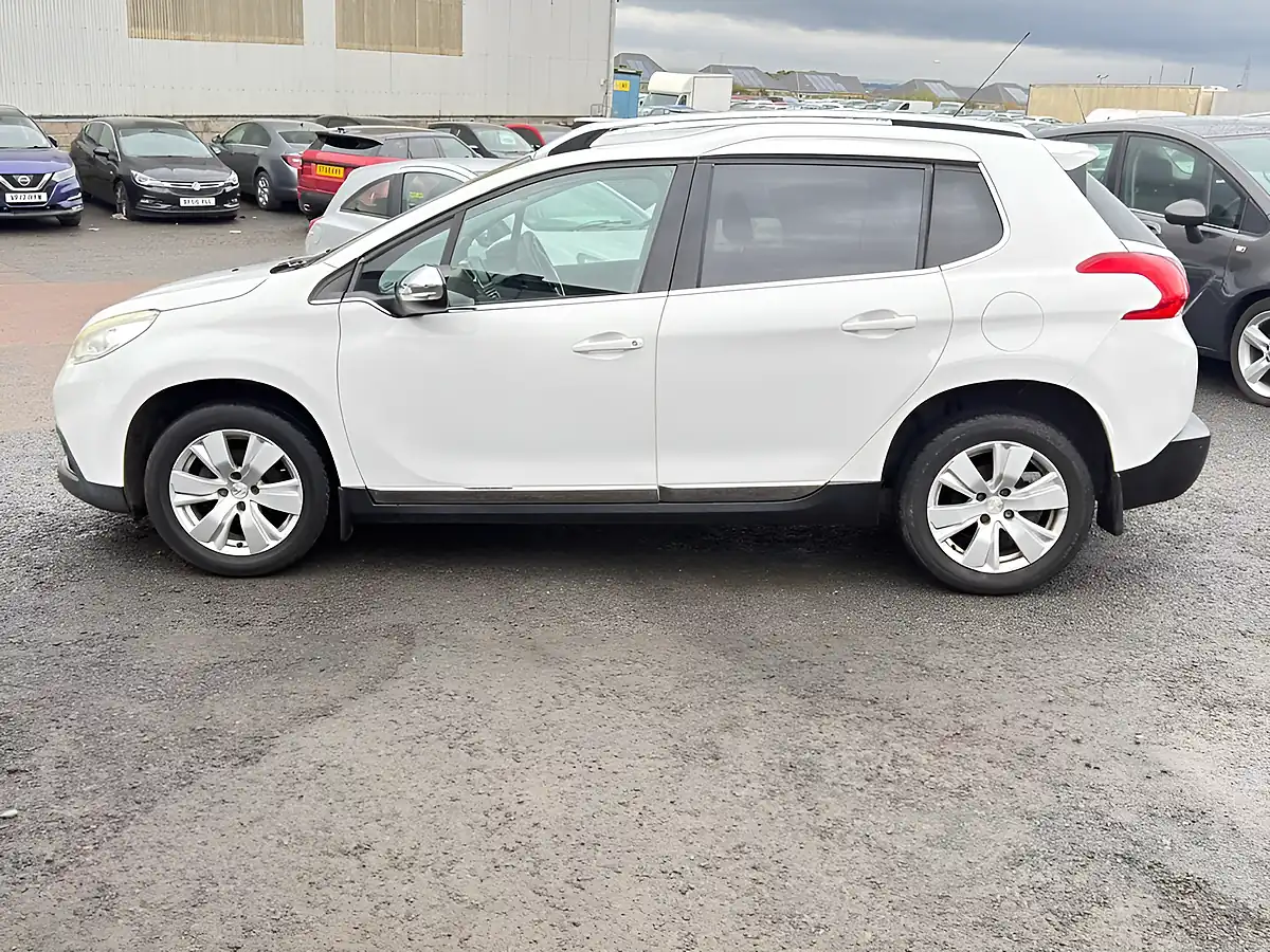 Used 2014 Peugeot 2008 Allure White - Interior and Exterior details 17