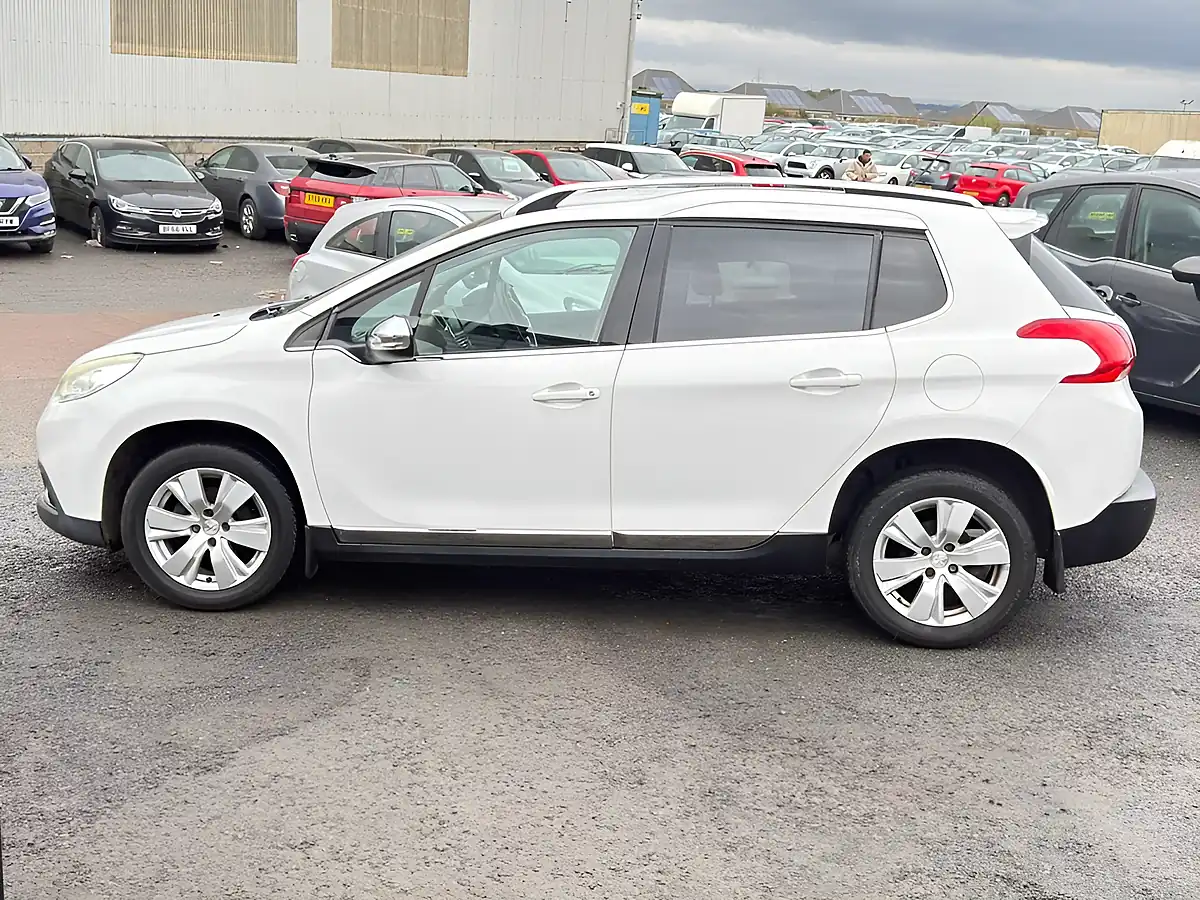 Used 2014 Peugeot 2008 Allure White - Interior and Exterior details 18