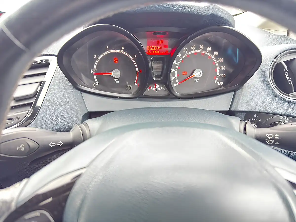 Used 2014 Peugeot 2008 Allure White - Interior and Exterior details 6