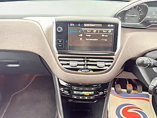 Used 2014 Peugeot 2008 Allure White - Interior and Exterior details 7