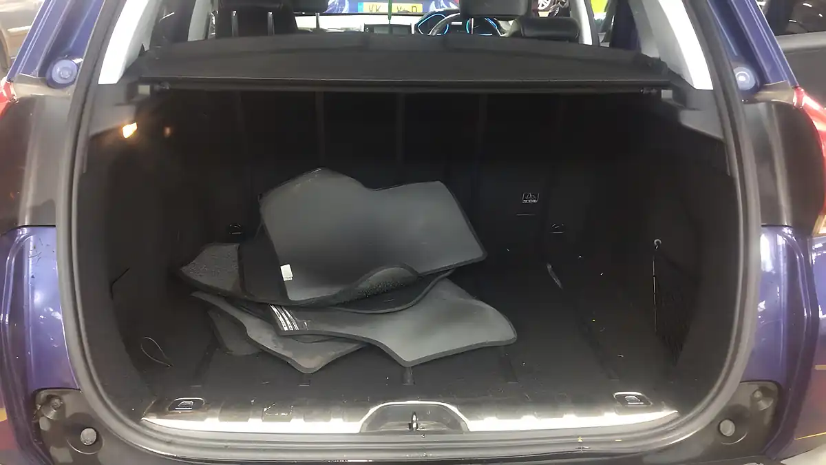 Used 2014 Peugeot 2008 Feline Blue - Interior and Exterior details 7