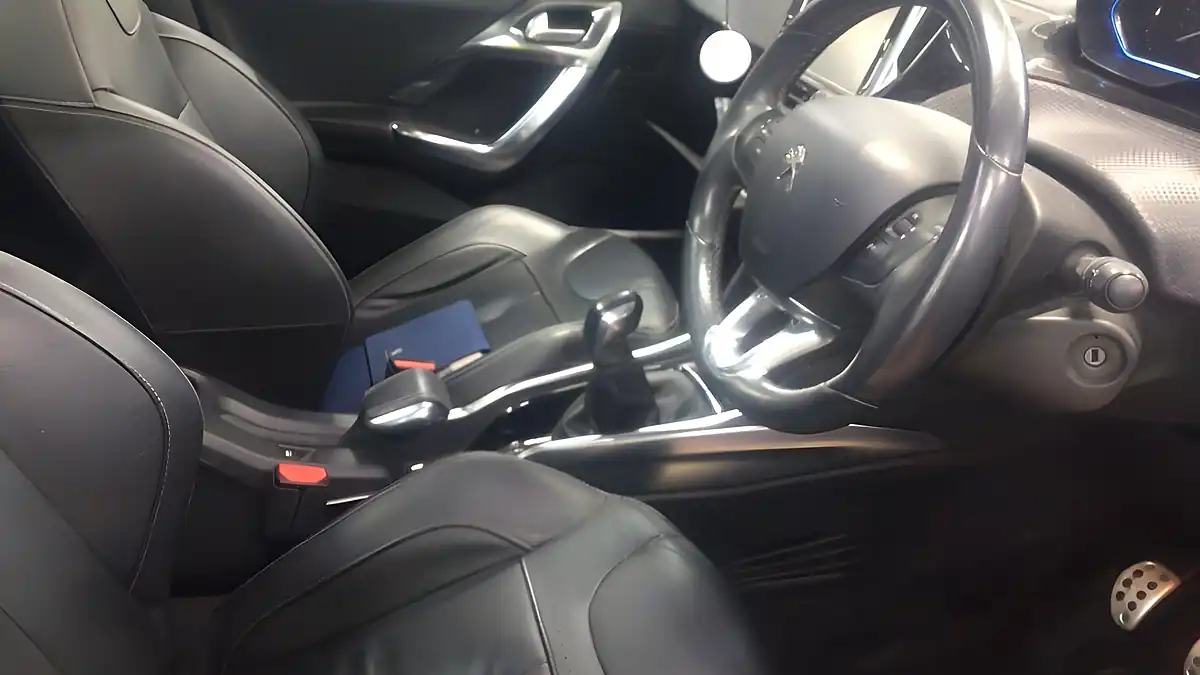 Used 2014 Peugeot 2008 Feline Blue - Interior and Exterior details 9