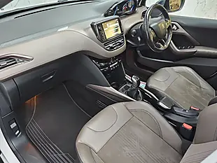 Used 2014 Peugeot 2008 Feline White - Interior and Exterior details 12