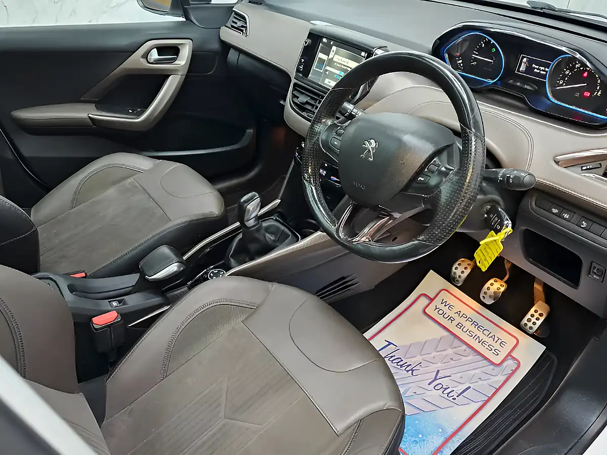 Used 2014 Peugeot 2008 Feline White - Interior and Exterior details 13