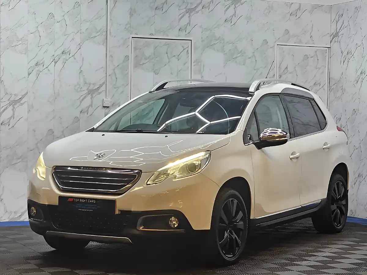Used 2014 Peugeot 2008 Feline White - Interior and Exterior details 4