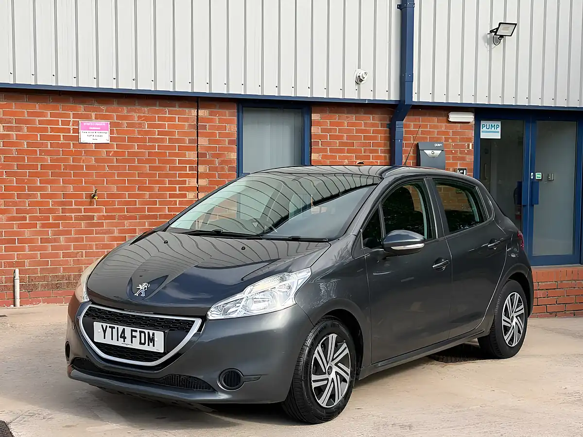 Used 2014 Peugeot 208 Access+ Grey - Front View