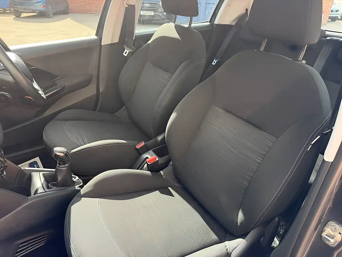 Used 2014 Peugeot 208 Access+ Grey - Interior and Exterior details 14