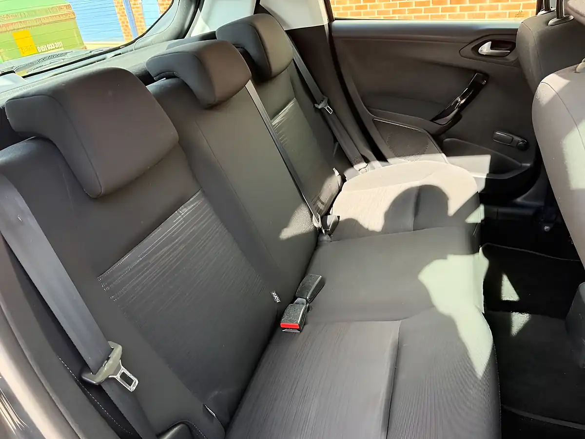 Used 2014 Peugeot 208 Access+ Grey - Interior and Exterior details 16